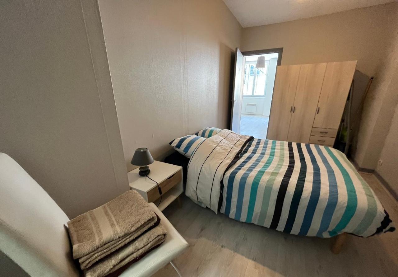 Le Puy-en-Velay Appartement F2 Au Plein Centre Du Puy-En-Velay מראה חיצוני תמונה